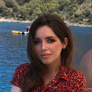 Meet your Posher, Abeer